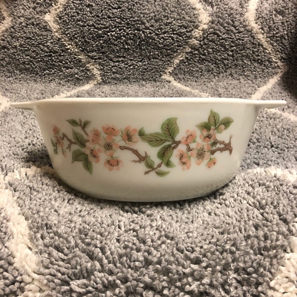 VINTAGE PYREX / England pink flowers dish 9” - Picture 2 of 9